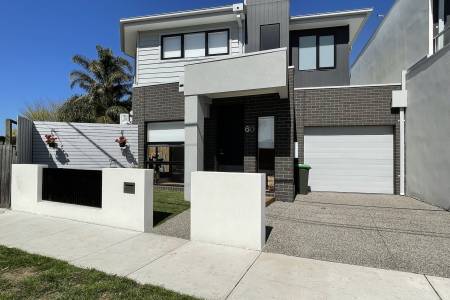 60 Linnet Street, Altona