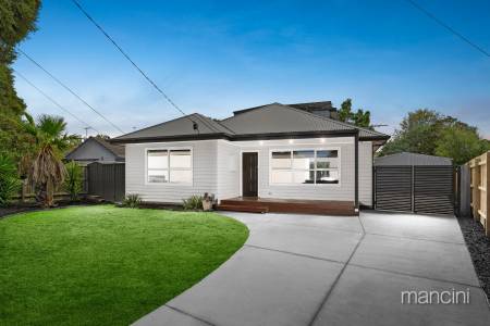 16 Keeshan Court, Altona