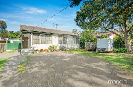 20 Evans Crescent, Laverton