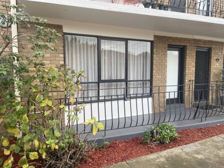 2/56 Rayner Street, Altona