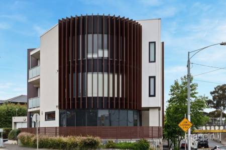 303/51 Sandown Road, Ascot Vale