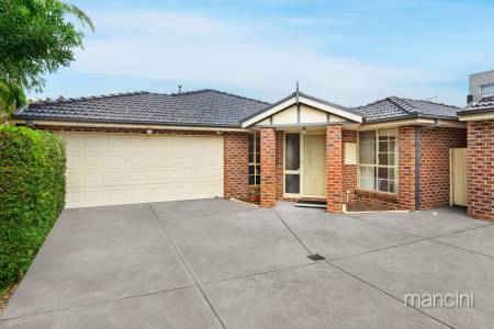 2/11 Maidstone Street, Altona