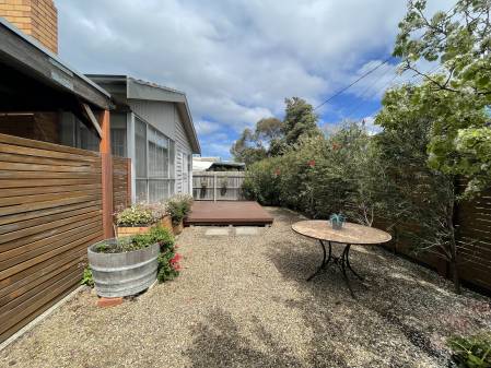 72 Grieve Parade, Altona