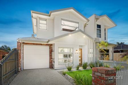 2/30 Rayner Street, Altona