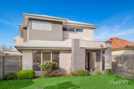 1/98 Maidstone Street, Altona