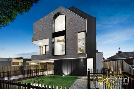 3/130 Civic Parade, Altona