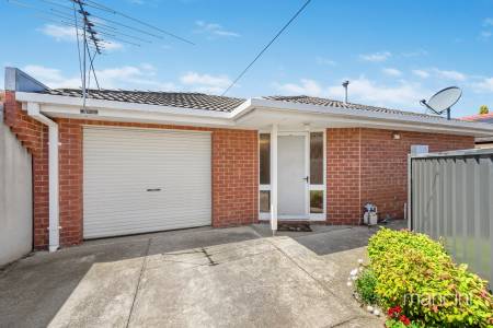 2/5 Farrant Court, Altona Meadows